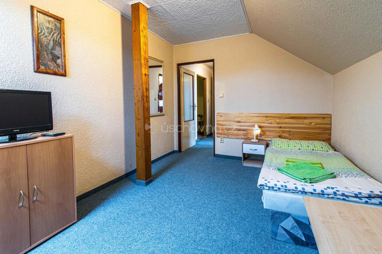 Klášterec nad Ohří Pension Astoria מראה חיצוני תמונה